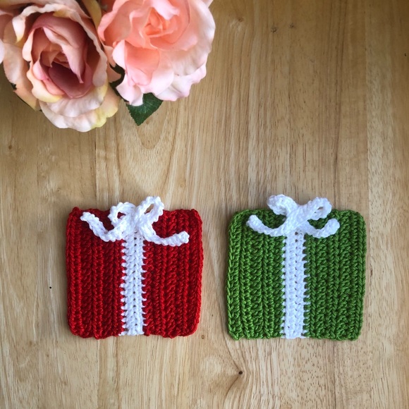 Crochet Christmas Present Coasters (4 pack) - Picture 2 of 8